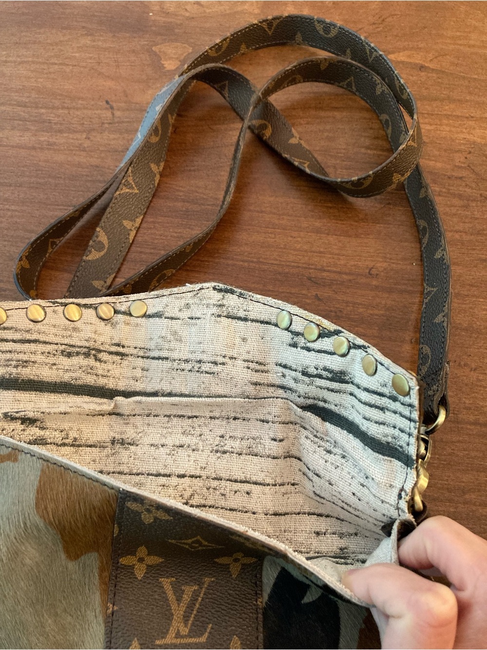 Keep it Gypsy Camouflage Crossbody. - Picture 7 of 7